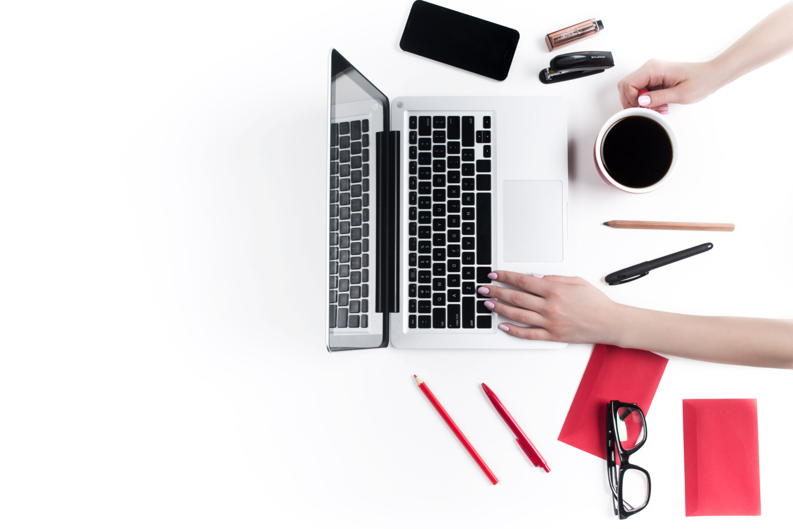 CMS systém: Ako ovplyvňuje správu obsahu a SEO